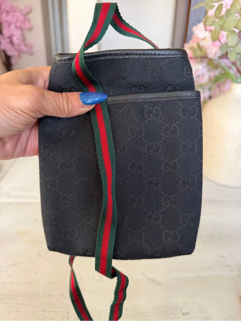Gucci Black GG Monogram Crossbody with Green-Red Web Strap - Picture 4 of 4